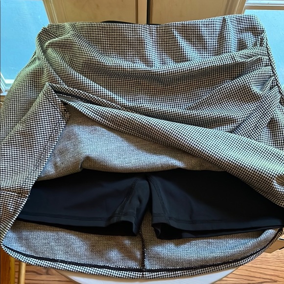 NWT HALARA High Waisted Asymmetrical Ruched 2-in-1 Houndstooth Mini Work Skirt - Picture 10 of 13